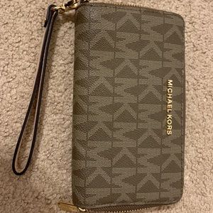 Michael Kors wallet